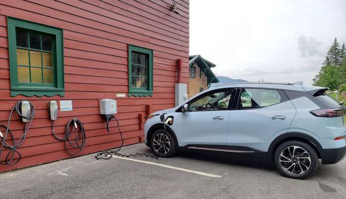 Image of Bolt EUV charging by John Goreham