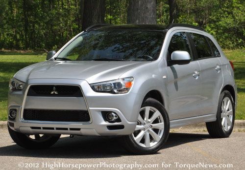 The 2012 Mitsubishi Outlander Sport SE AWC front end