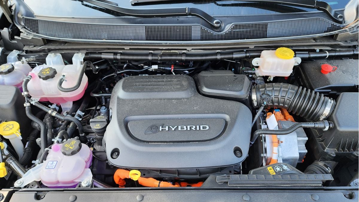 2023 Chrysler Pacifica Hybrid engine