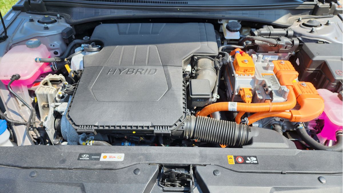 2023 Hyundai Elantra Hybrid Review, engine