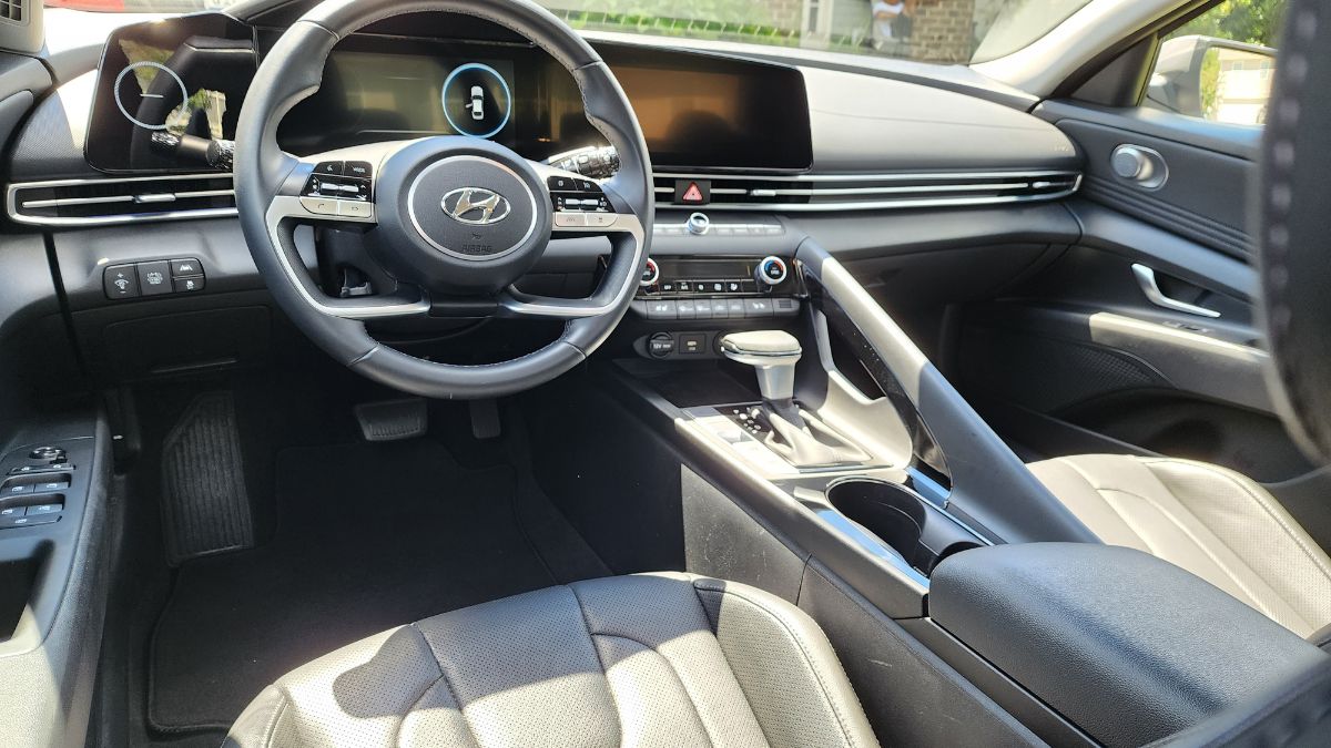 2023 Hyundai Elantra Hybrid Review, interior