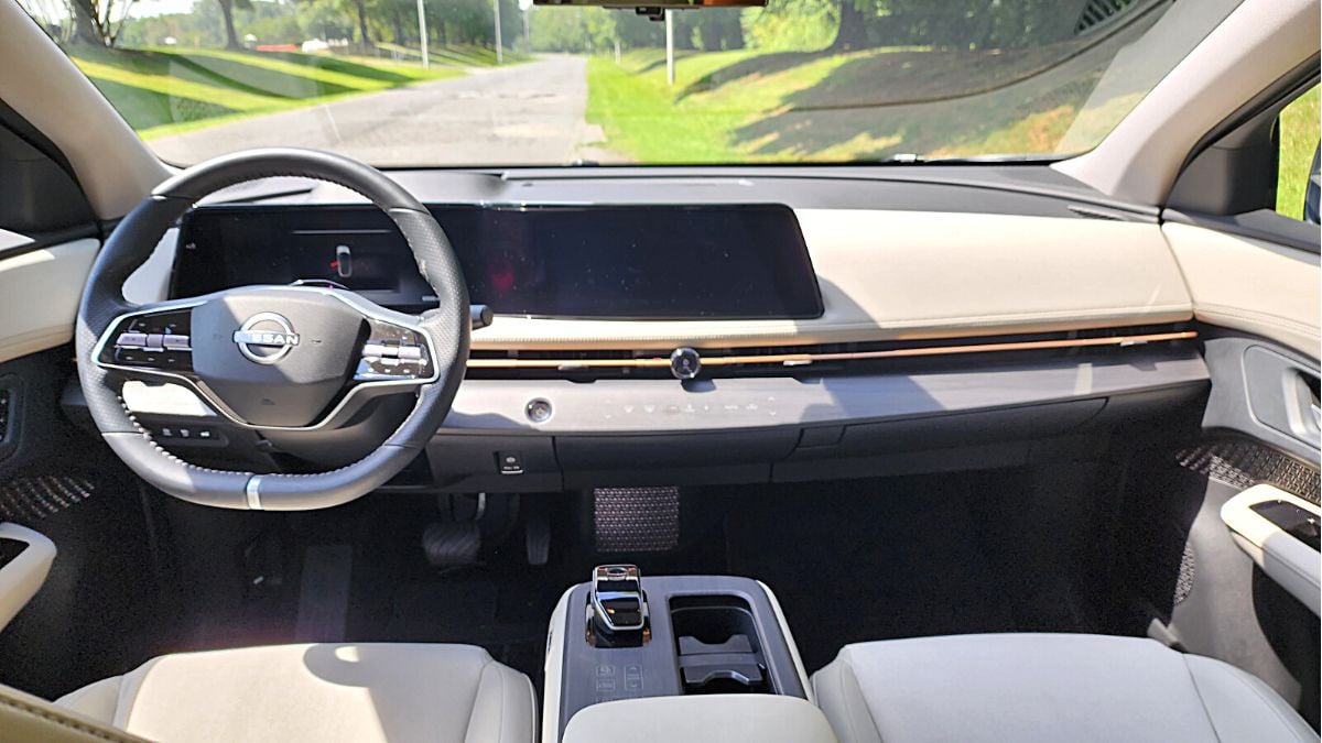 2023 Nissan Ariya interior dashboard
