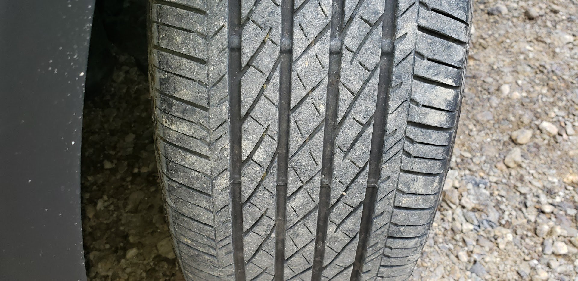 Image of Bridgestone Turanza EL440 tire tread by John Goreham