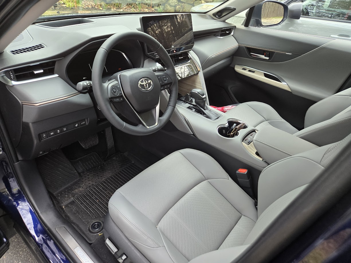 Toyota Venza interior