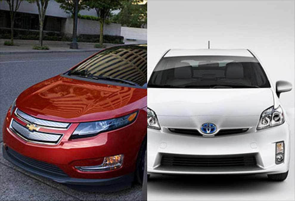 Comparing Chevy Volt vs Toyota Prius Plug In