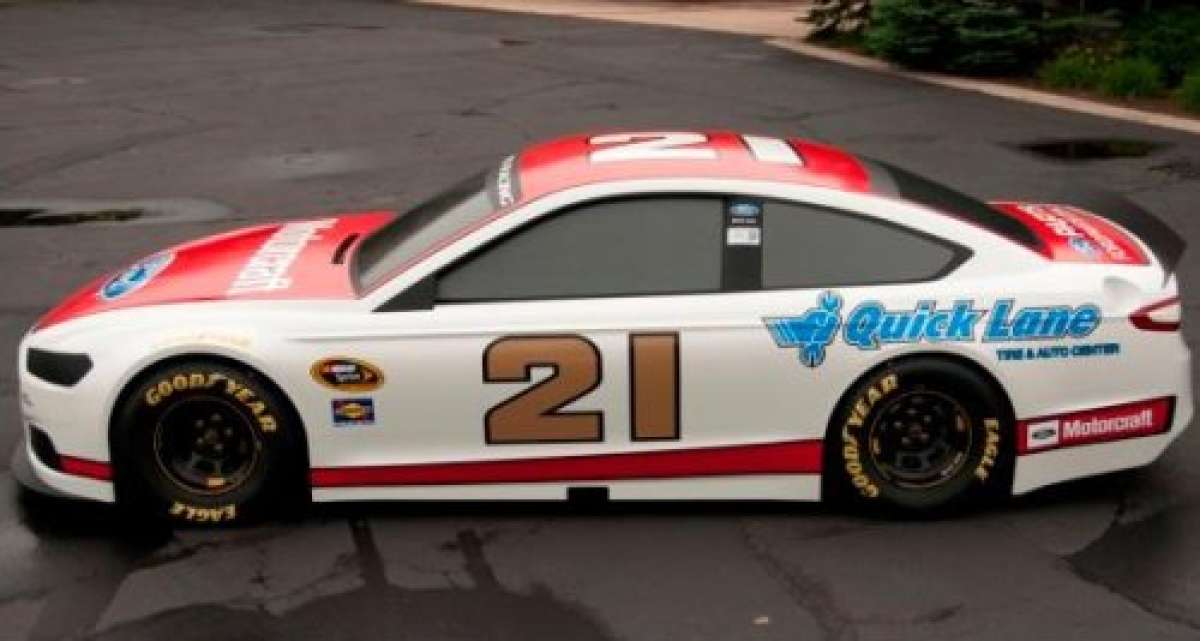 The #21 2013 Ford Fusion NASCAR stock car