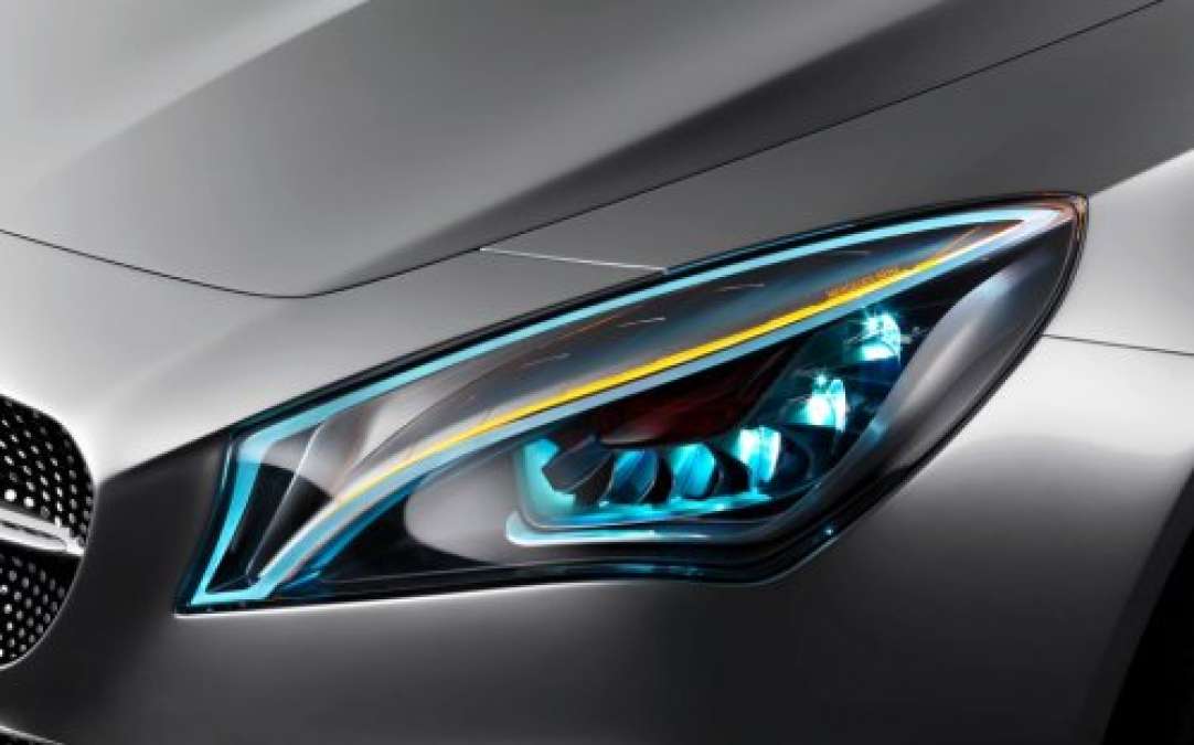 Mercedes-Benz Concept Style Coupe kinetic headlight
