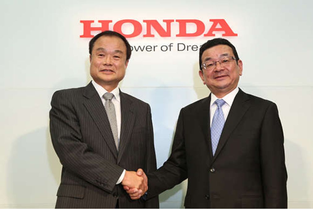 Takahiro Hacibo signals change for Honda Motors