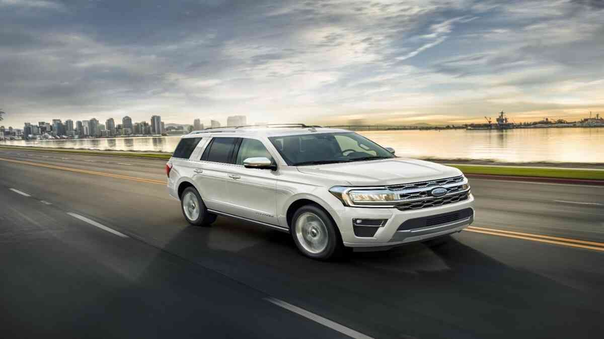 Ford Expedition Travels Near The Shore