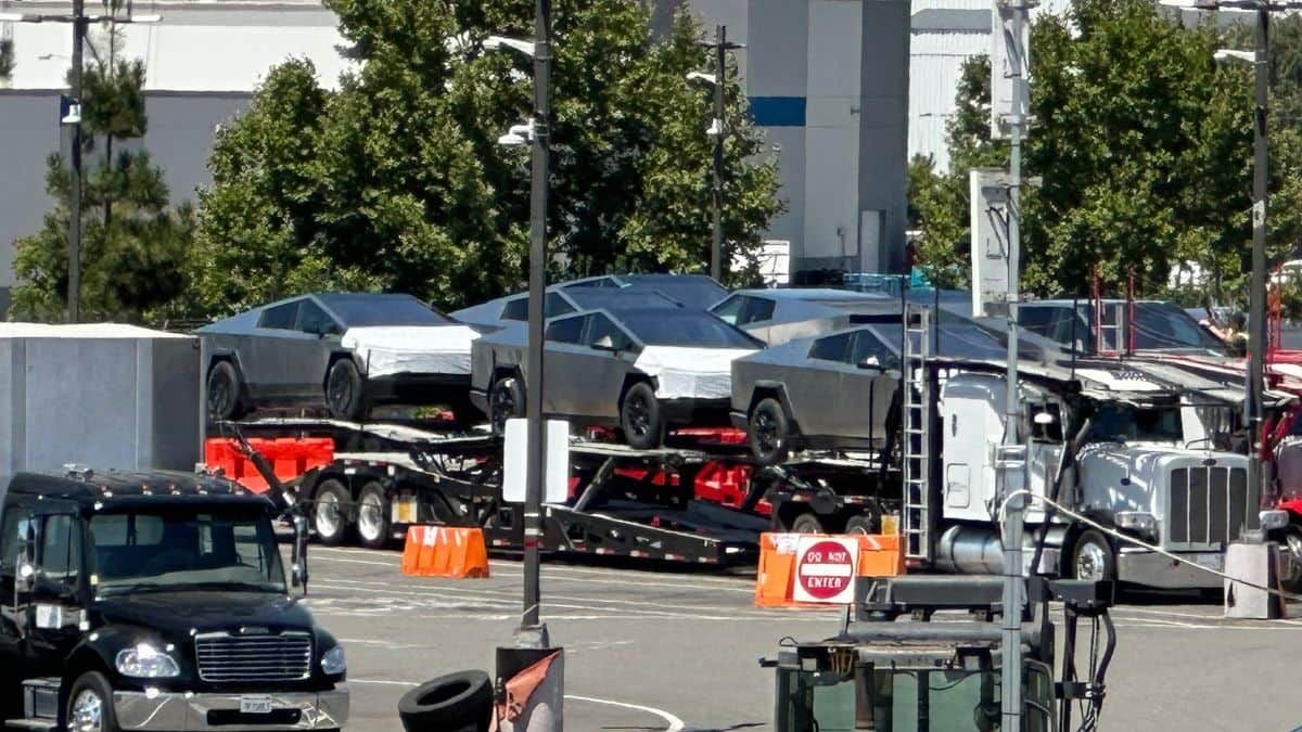 NINE Cybertrucks Delivered to Fremont - Cybertruck Looks To Be On Schedule