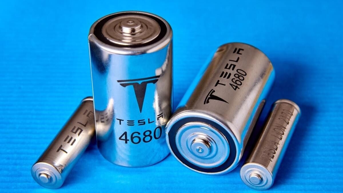 Tesla battery cells of different sizes