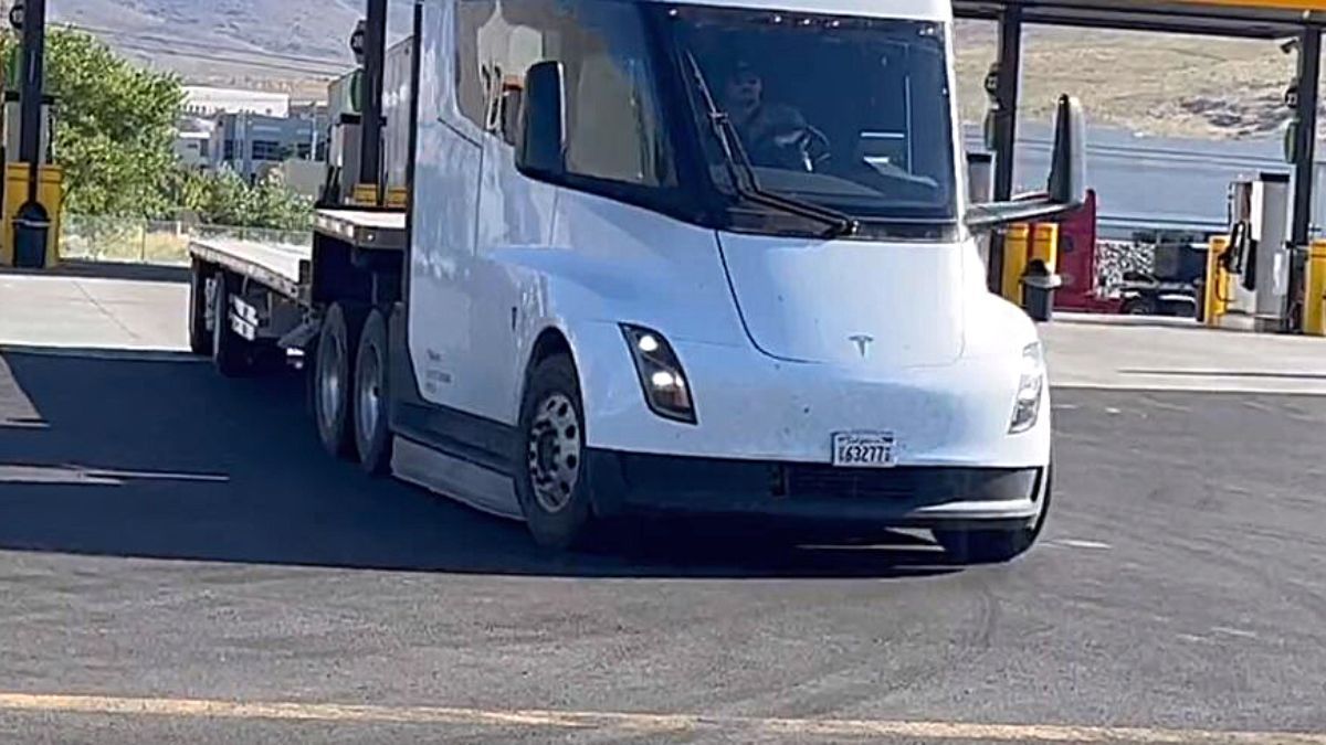 Tesla Semi Driver Walks Around To Ensure His Truck Is Ready for Takeoff