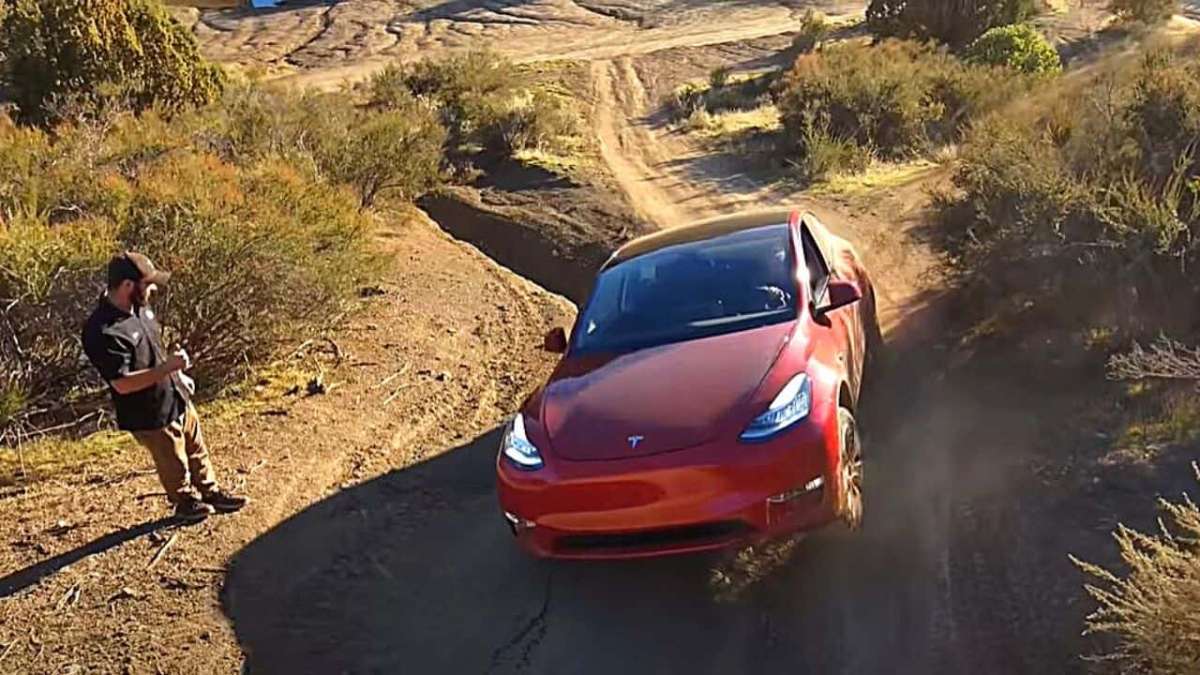 Tesla Releases New Video of "Blown Up" Model Y with Superb Offloading Capability