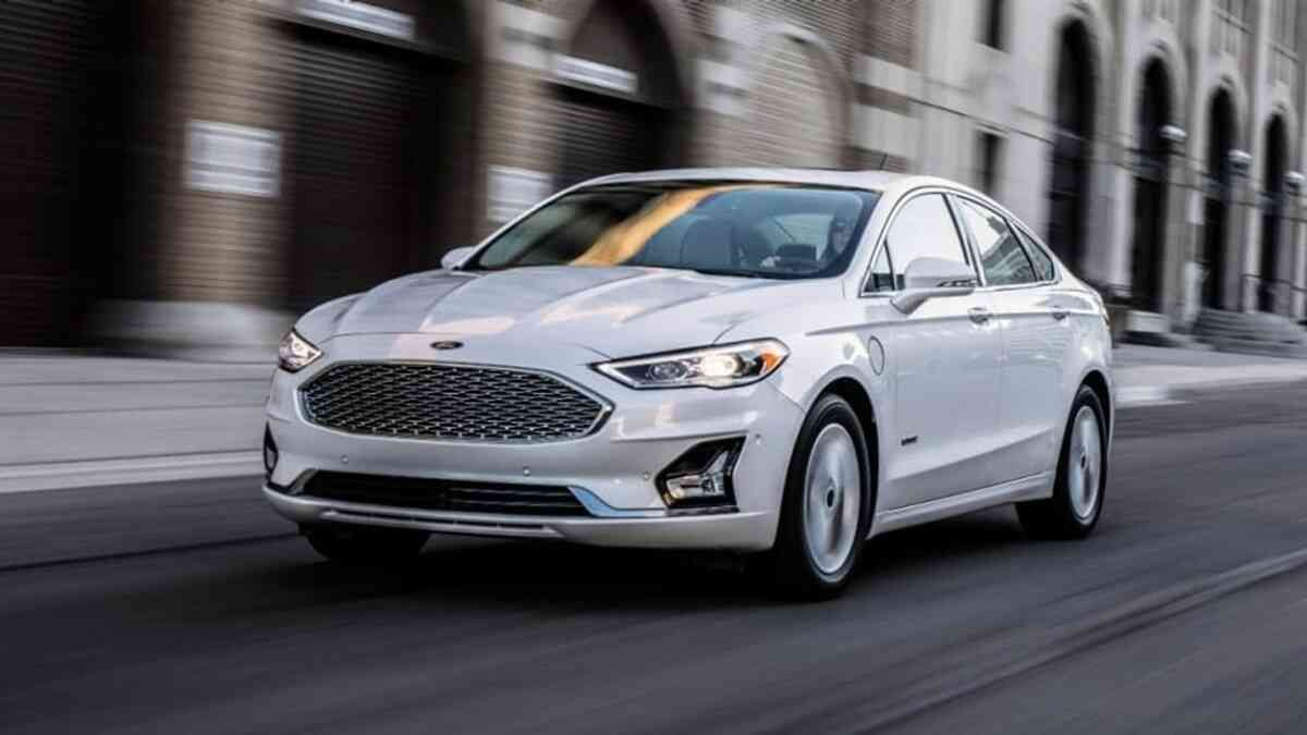 Ford Fusion Named to KBB Best AWD Sedan List