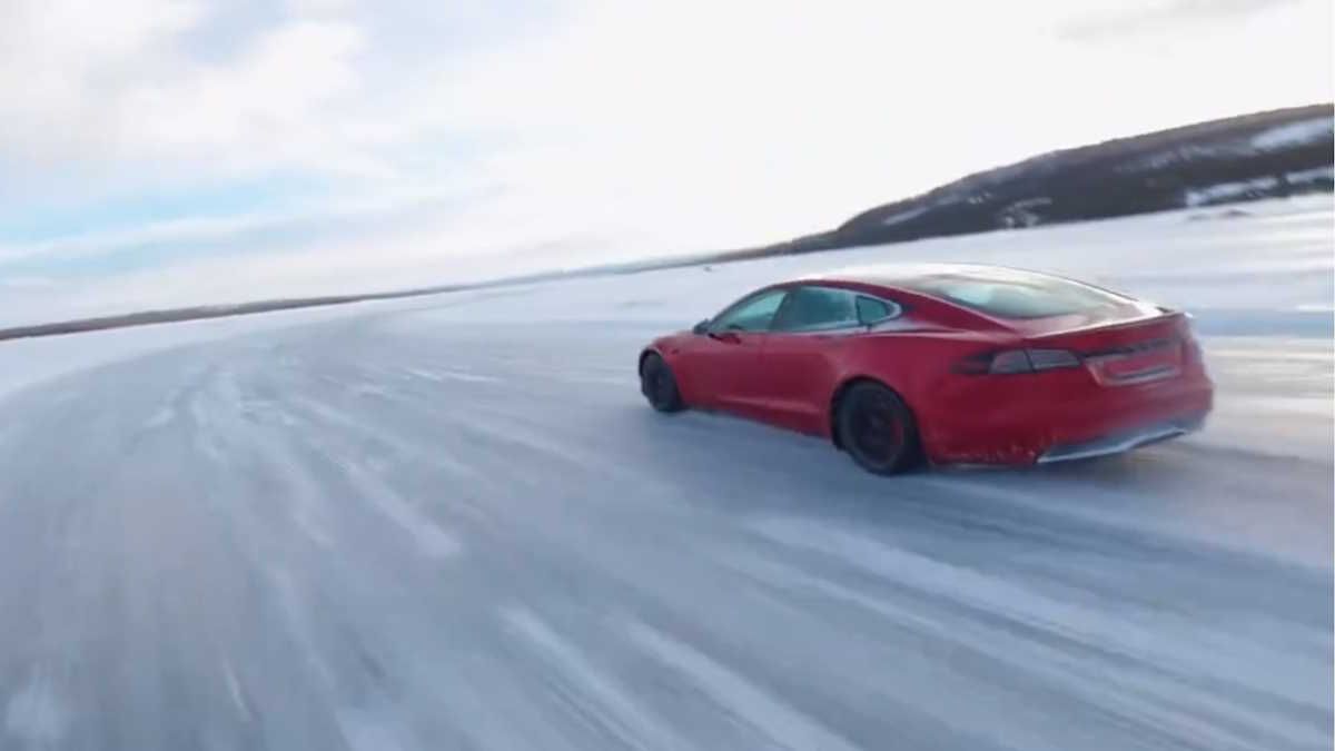 Tesla Track Mode Tested on Frozen Lake Shows Incredible Handling of Tesla Vehicles