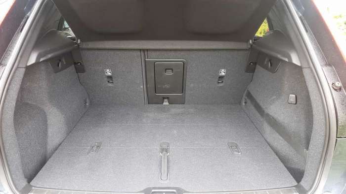 2020 Volvo XC40 AWD Inscription cargo space