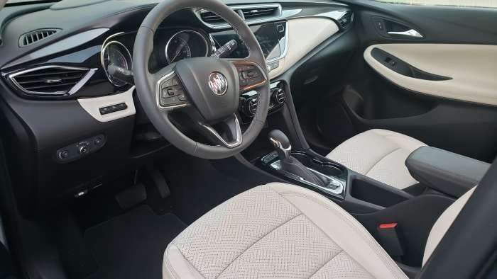 2022 Buick Encore GX Essence front interior