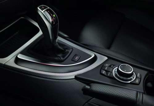 The shifter of the 2013 BMW 135is Coupe