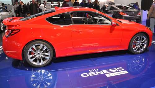 The side profile of the 2013 Hyundai Genesis Coupe 3.8