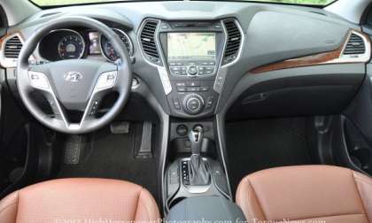 The dash of the 2013 Hyundai Santa Fe Sport AWD 2.0T