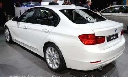 The side shot of the BMW 320i