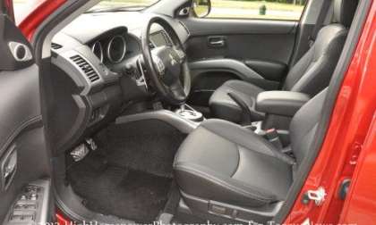 The front interior of the 2012 Mitsubishi Outlander GT S-AWC 