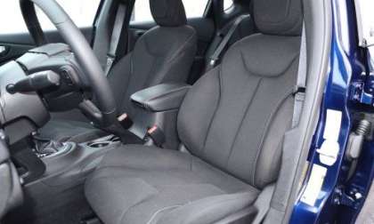 The front seats of the 2013 Dodge Dart Limited
