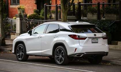 Three Ways the 2016 Lexus RX 350 Beats the Competition