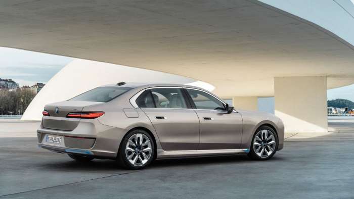 Rear three quarter view of the new BMW 7 Series