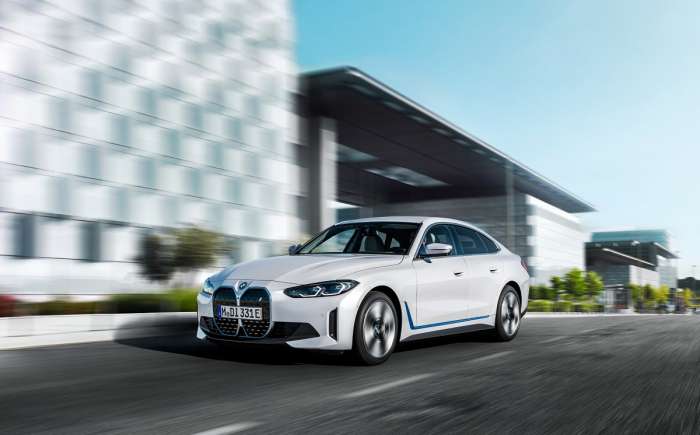 Images of 230i and i4 courtesy of BMW