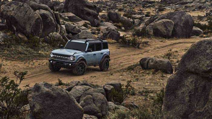 Bronco taking care of rock-crawling