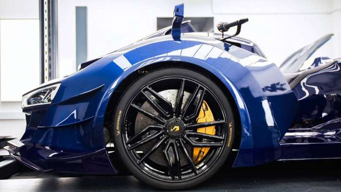 Image showing the front wheel and handlebars of the Engler Desat SuperQuad