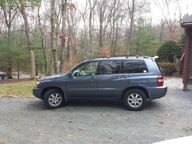 Toyota Highlander Image by John Goreham