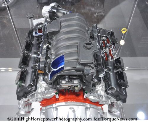 A look at the new 6.4L Hemi V8 cut-a-way at the 2011 ... diagram 4 cylinder engine 