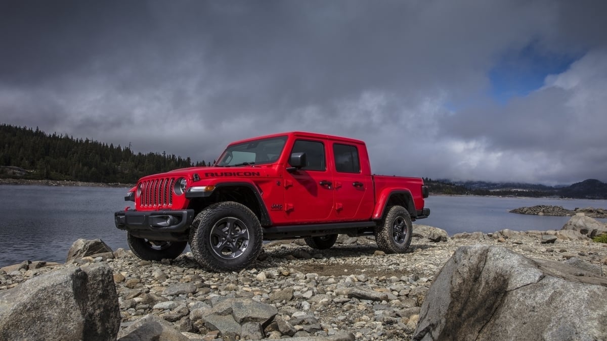 Jeep is Recalling 201821 Wranglers and 202021 Gladiators With Manual