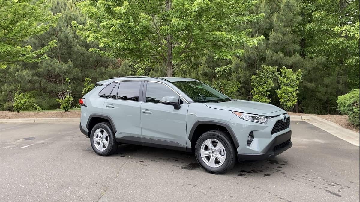 3 Things To Know About 2020 Toyota Rav4 Xle Hybrid Before Buying Torque News