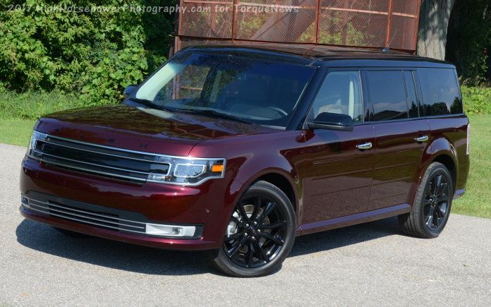 17 Ford Flex Review Great Driving Dynamics Meet Big Suv Space Torque News