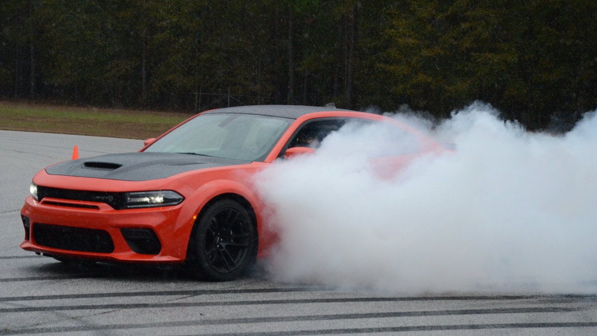 Watch the 2021 Dodge Charger SRT Hellcat Redeye Work Out on the Track |  Torque News