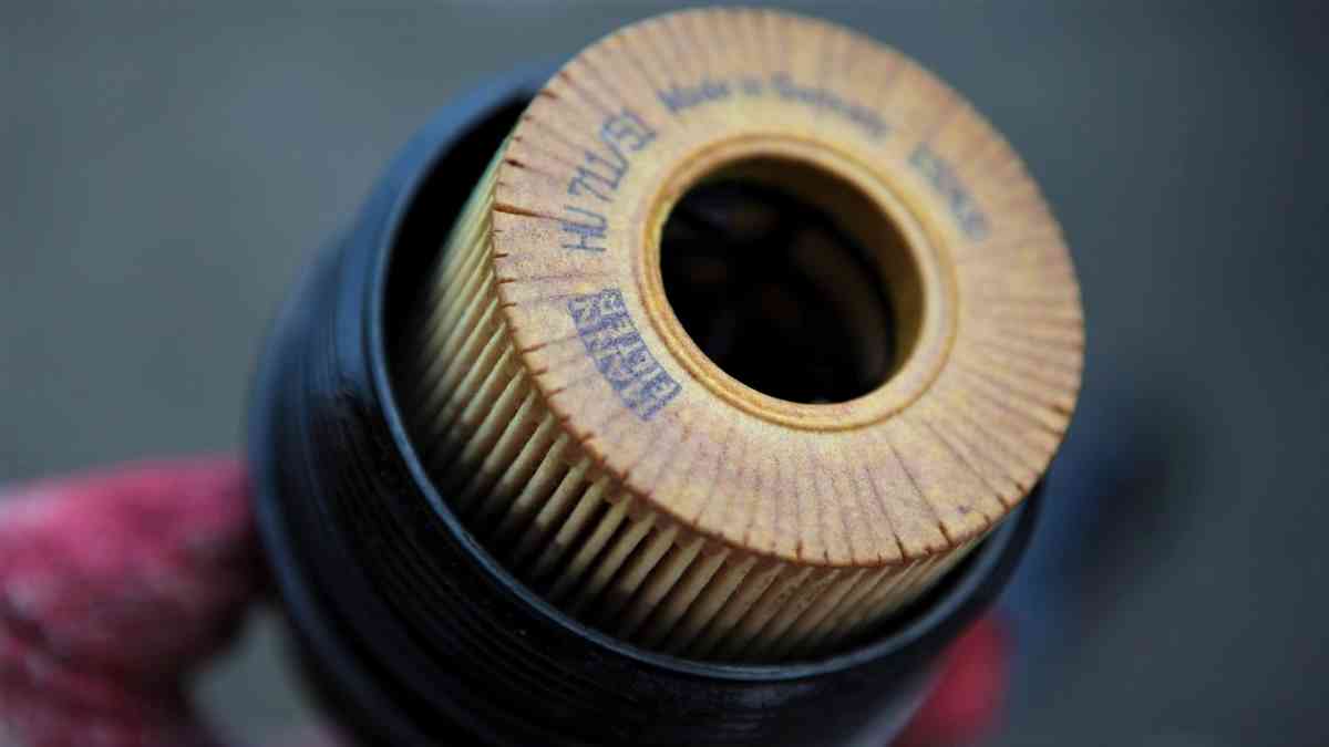 Don't Make These Mistakes with Oil Filters Warns Toyota Mechanic - Vimarsana News