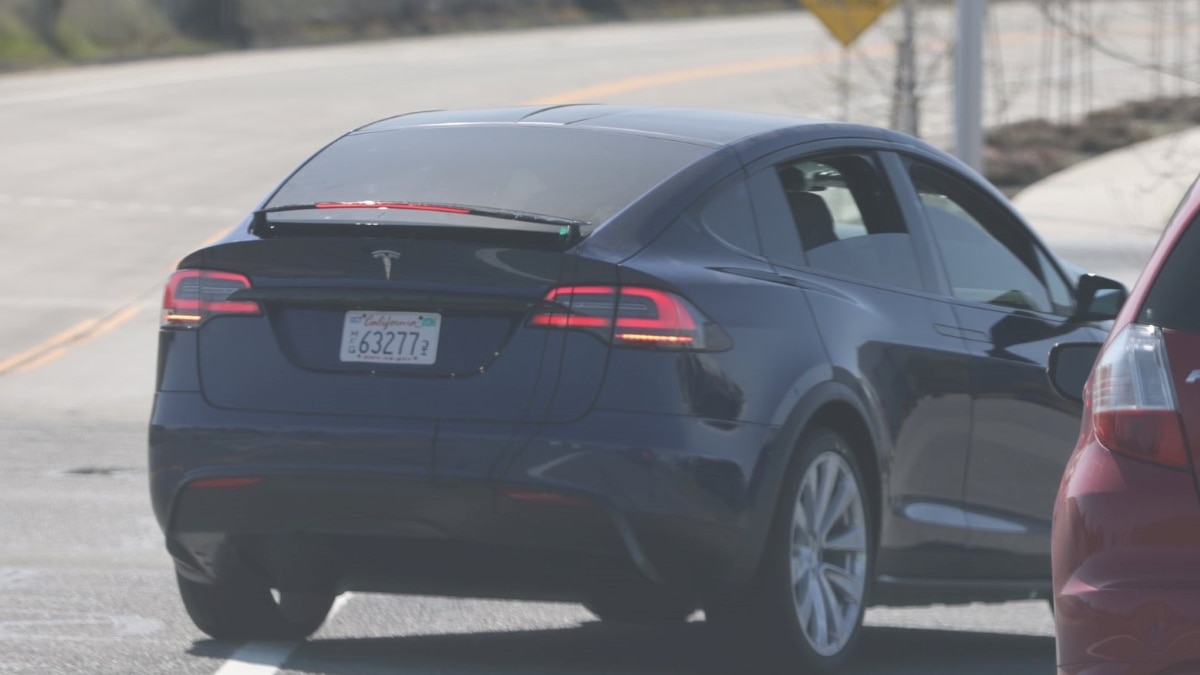 Here Is Our Clearest Look At The Plaid Model X Yet And It Has A Rear