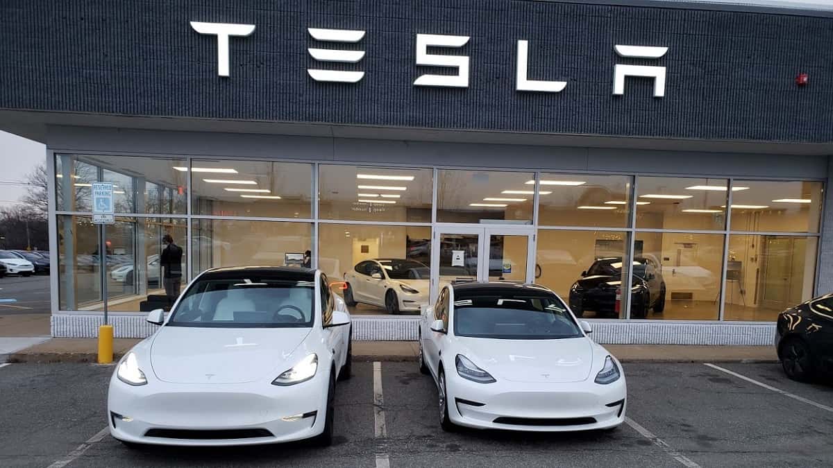 Tesla Dealership Review Scores Decline In Key State | Torque News