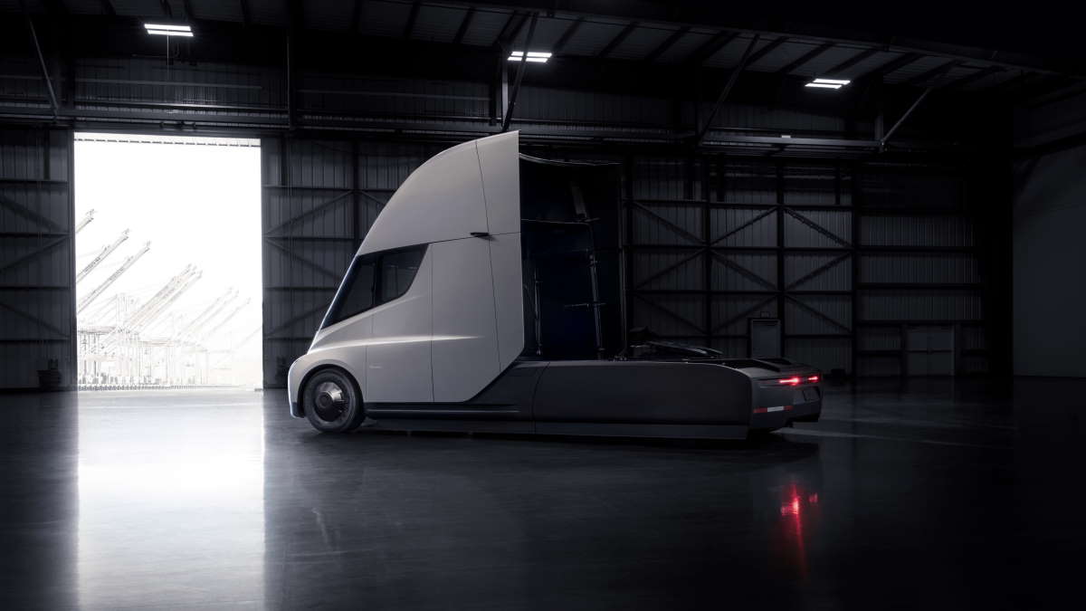 Tesla Semi Has An Astounding Lead Over the Other EV Semi Trucks