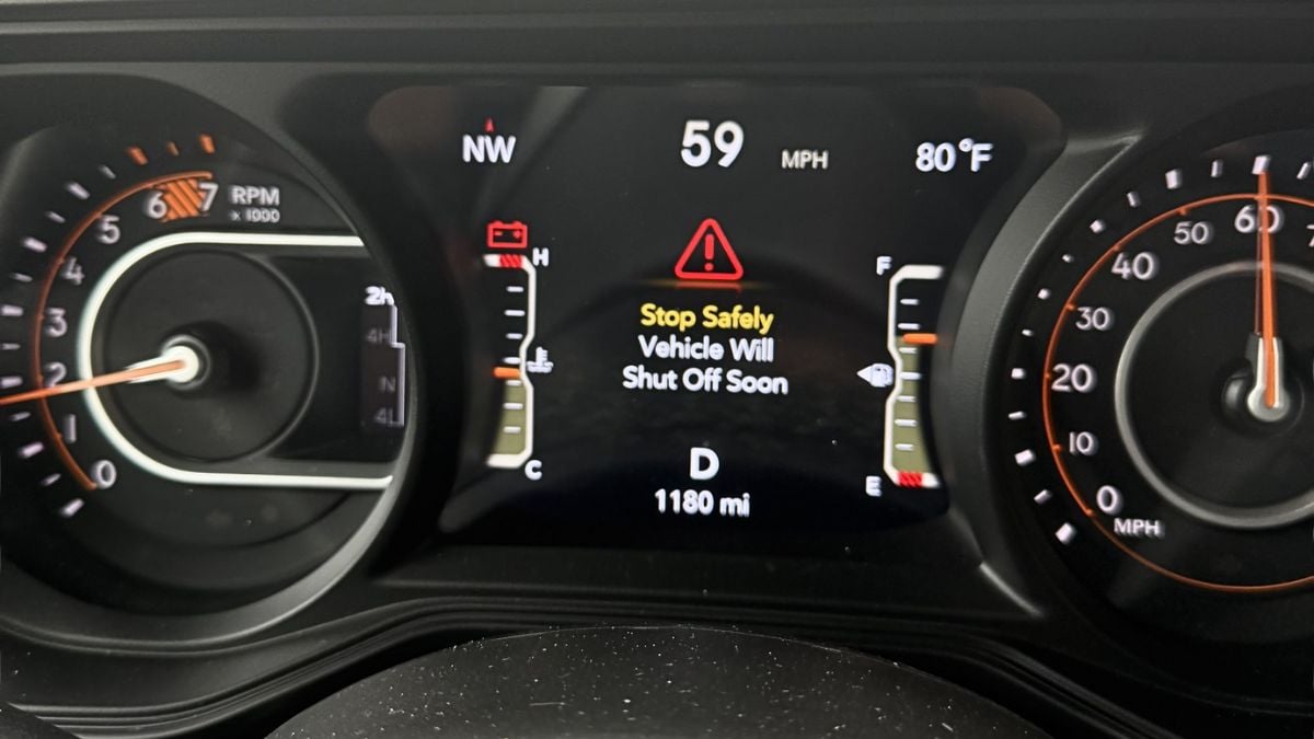 1,180 Miles In, This Big Warning Flashed on The Dash of My 2025 Jeep JL Rubicon, And As Far As I Know The Battery Is Brand New