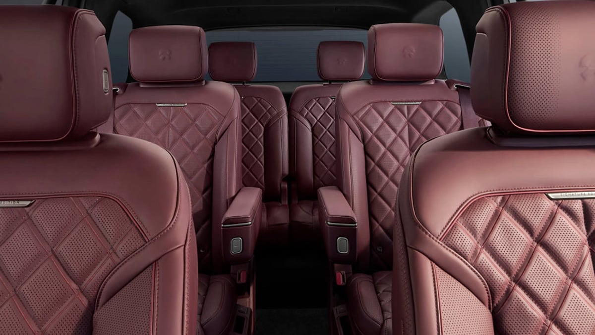 NIO ES8 interior with maximum space.