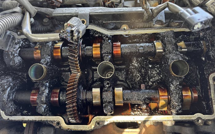 2000 Toyota Tacoma with black sludge