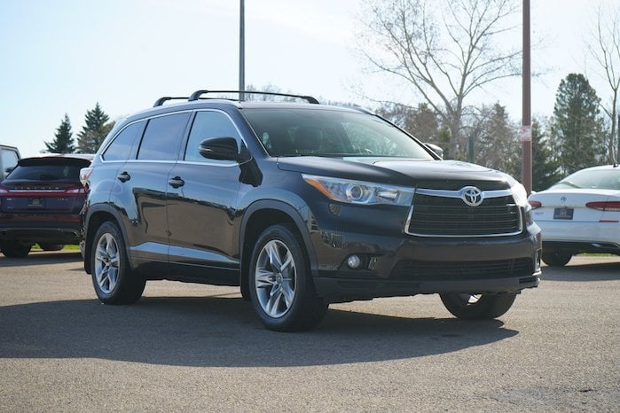 2016-Toyota-Highlander-limited front view