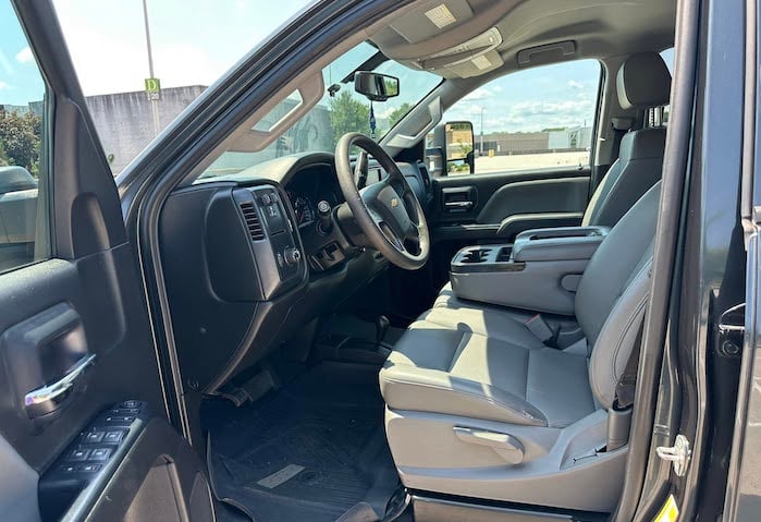 2019 Chevy 2500 HD interior photo