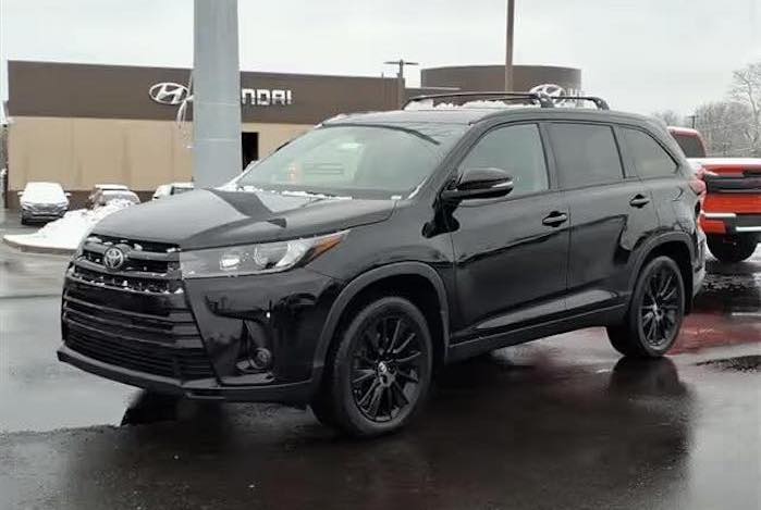 2019 Toyota Highlander front view