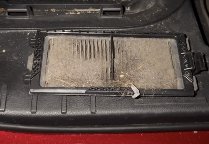 Jcl Dizon's 2022 Toyota Highlander Hybrid has a hidden filter