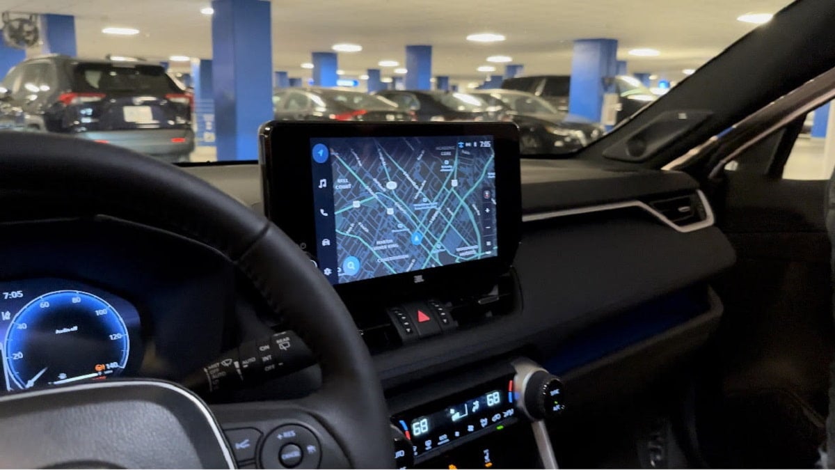 2023 Toyota RAV4 Hybrid XSE interior multimedia